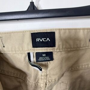 Rvca Kathi pants 32 inch waist 32 inch length. Good condition no stains.